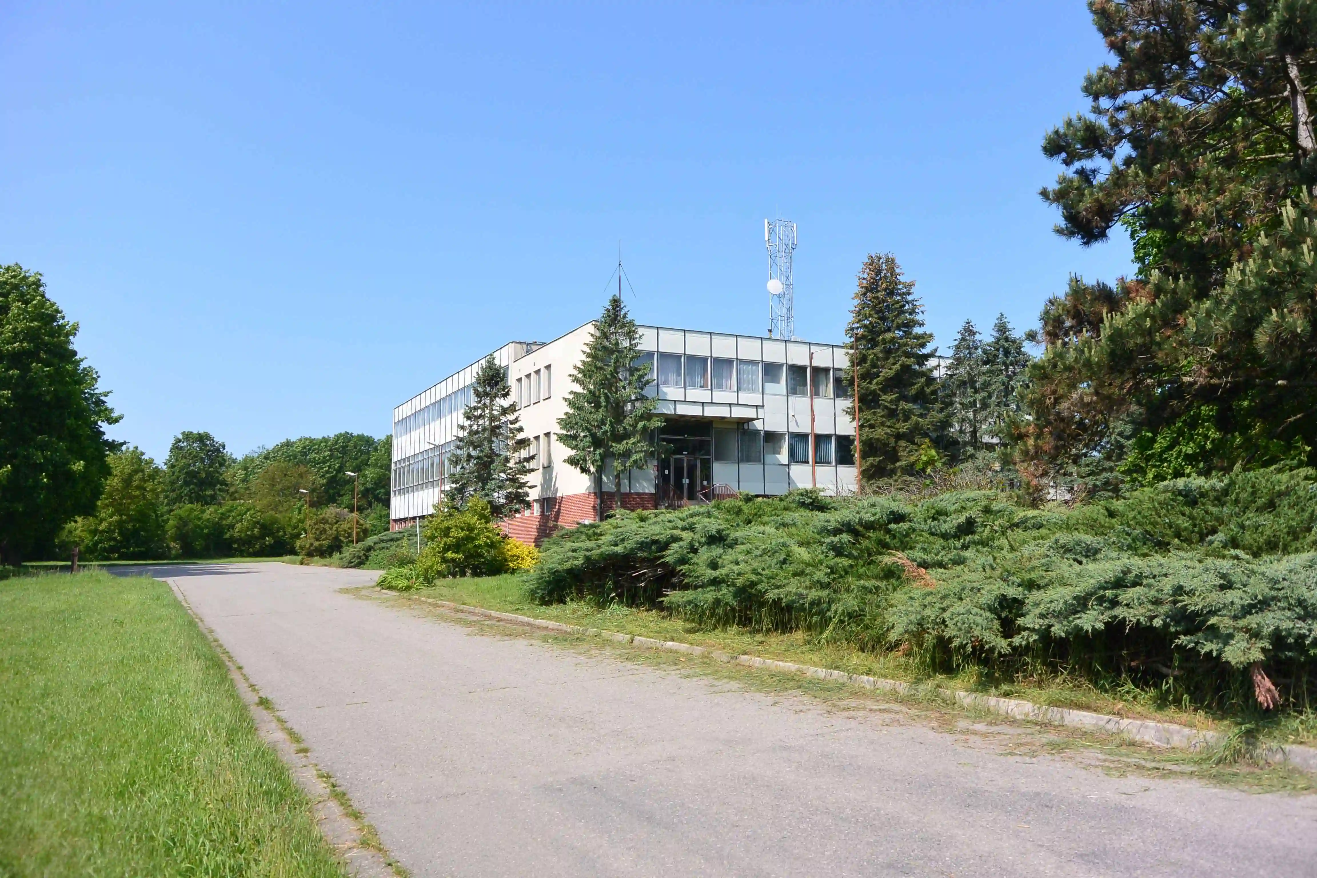 Administratívna budova PD Webové-Mesto